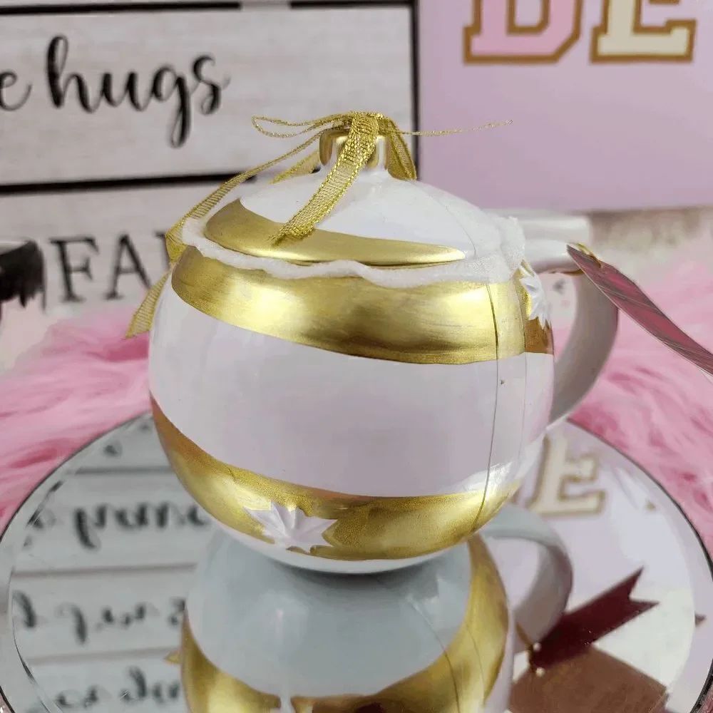 Festive Cheer: Christmas Ball Coffee Mug for Joyful Sips!